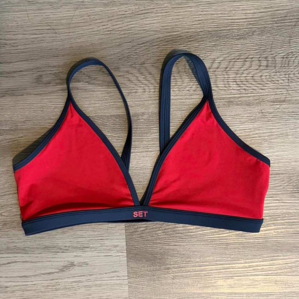 Sold SET ACTIVE Airluxe Triangle Bra Navy Blue & Red